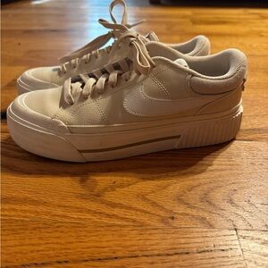 Nike Cream Tennis Shoes
